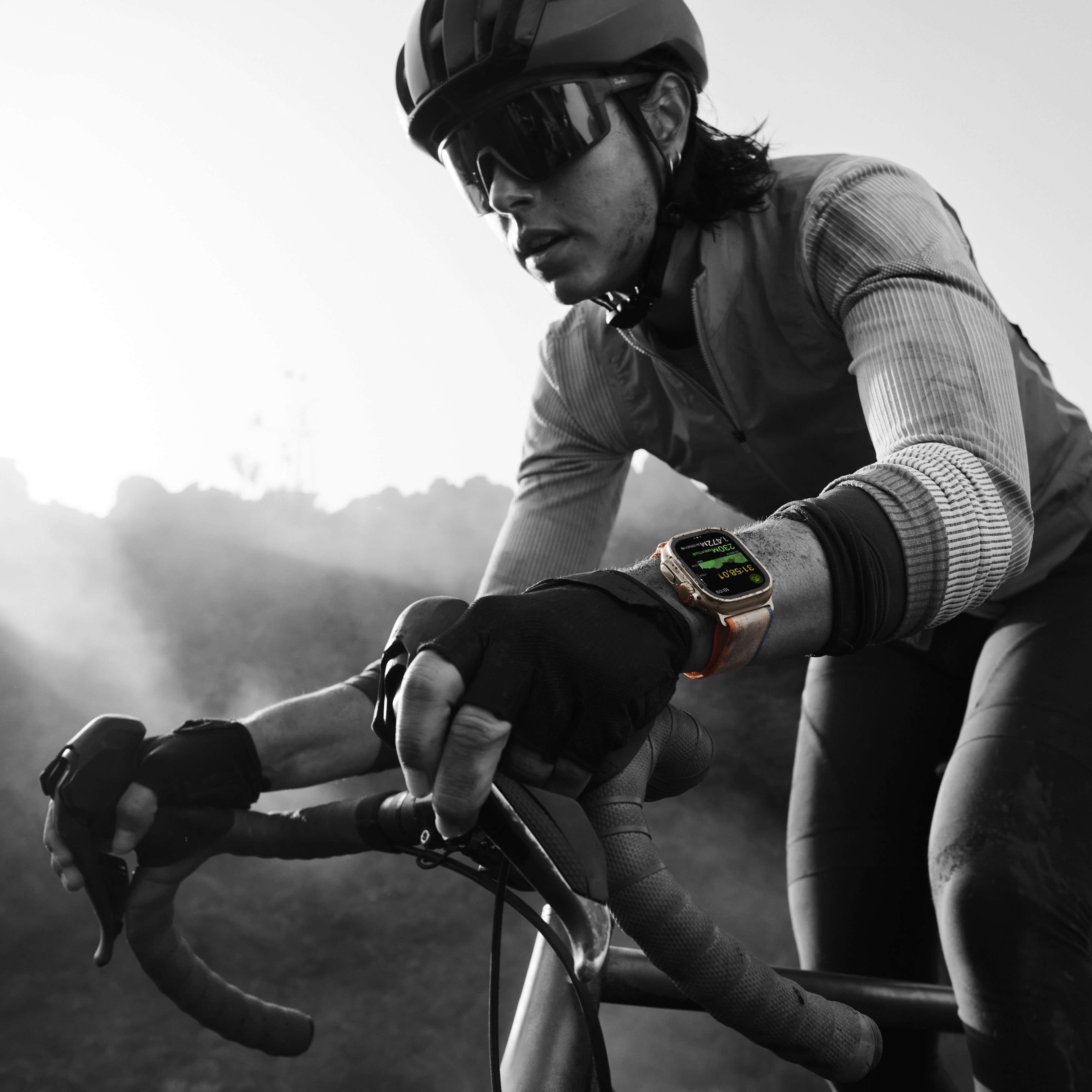 Apple Watch Ultra 2 OLED 49 mm Digital 410 x 502 Pixel Touchscreen 4G Titan GPS